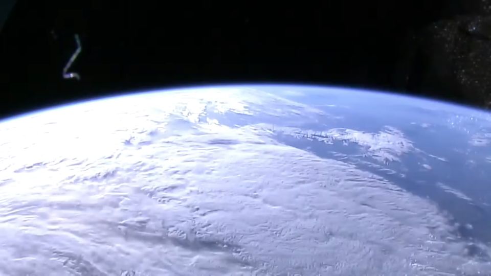 Vreemd object op beelden vanuit ISS foto