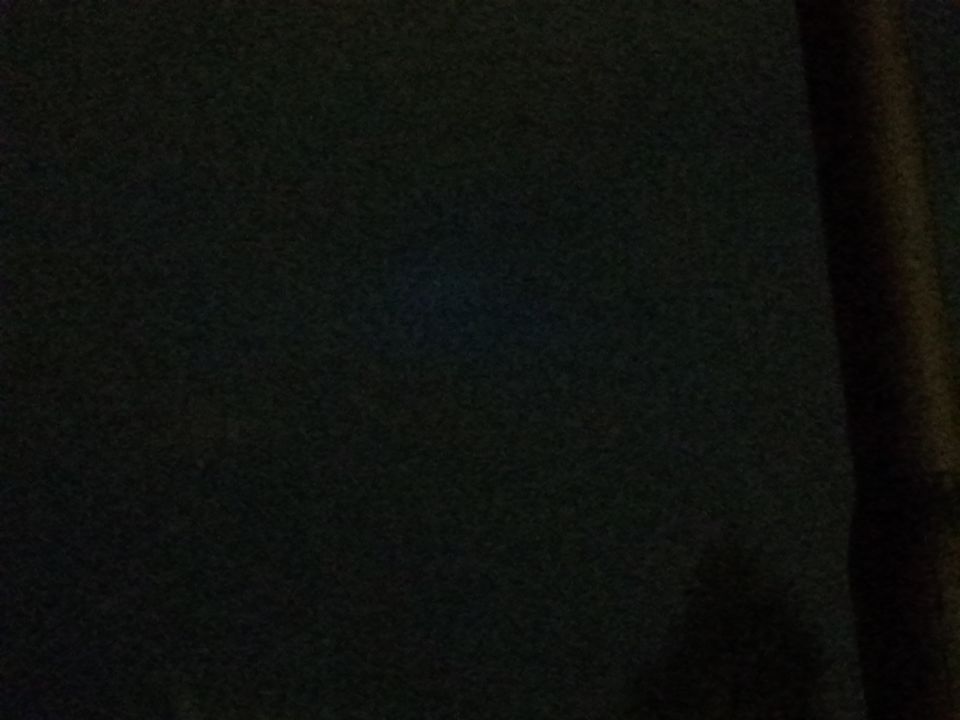 Felblauw licht in de vorm van een schotel foto
