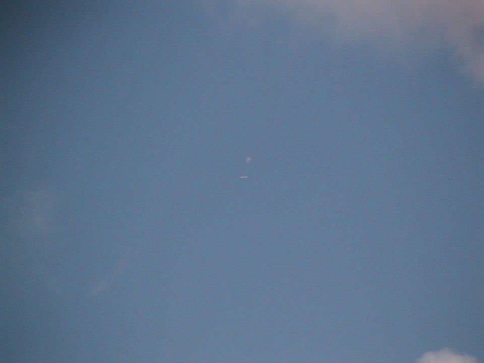 Ufo bijna tegen een lijnvliegtuig aan foto