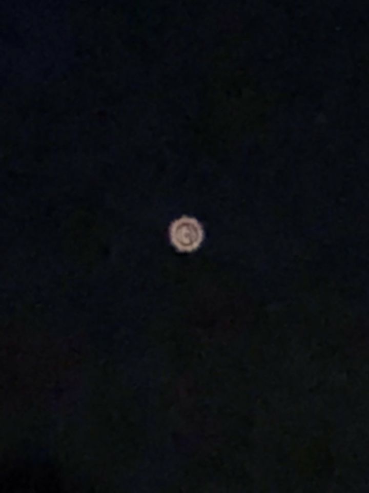 Fel oranje licht verschijnt wekelijks foto