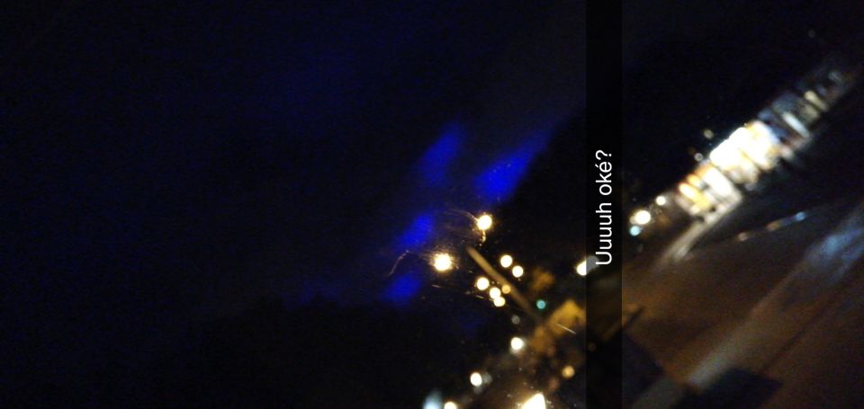 Paarse dingen in de lucht foto