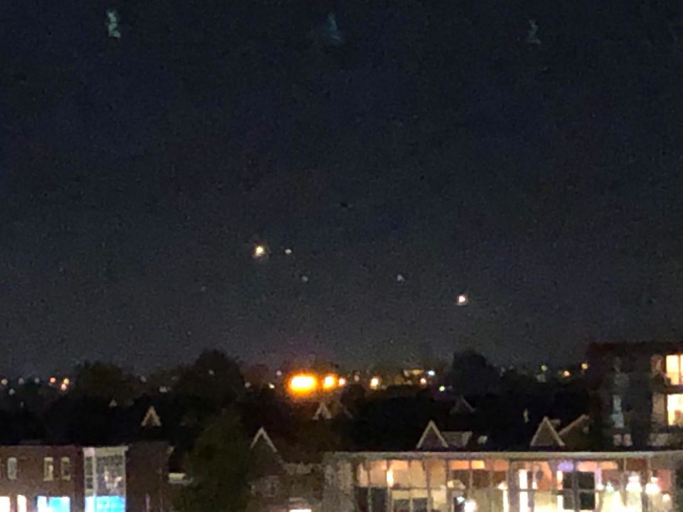 3 lichtbollen boven alphen a/d Rijn werd 6 foto