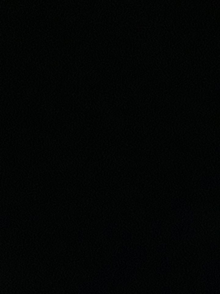 Heldere witte lichten van stilhangend object in oostelijke richting foto
