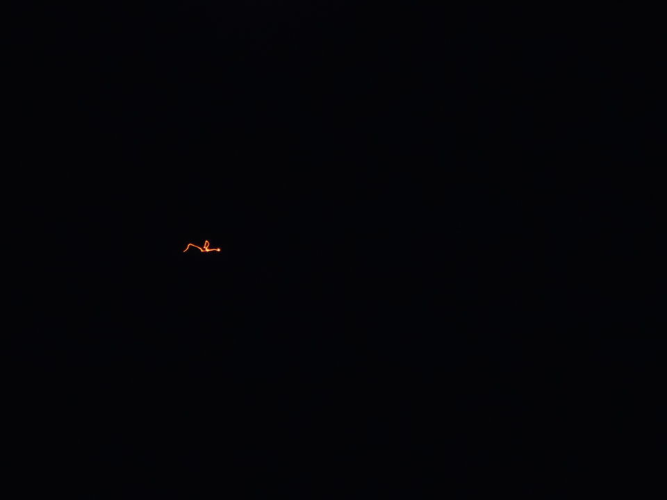 2 felle oranje bollen 9 juni 23.25 uur boven Aalten foto