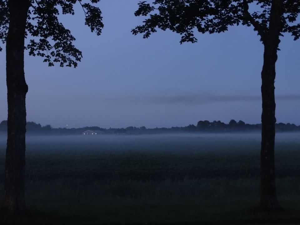 Fel bewegend lichtpunt. foto