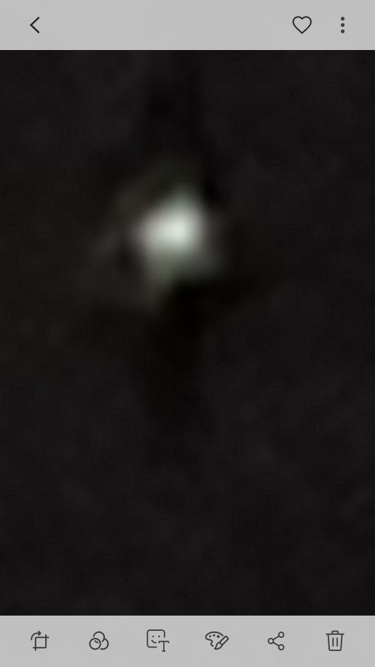 Flitsende lichtbol foto