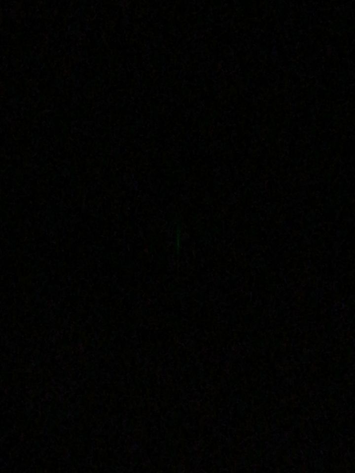 Groene lichtstreep die groter en kleiner werd 10 minuten lang foto