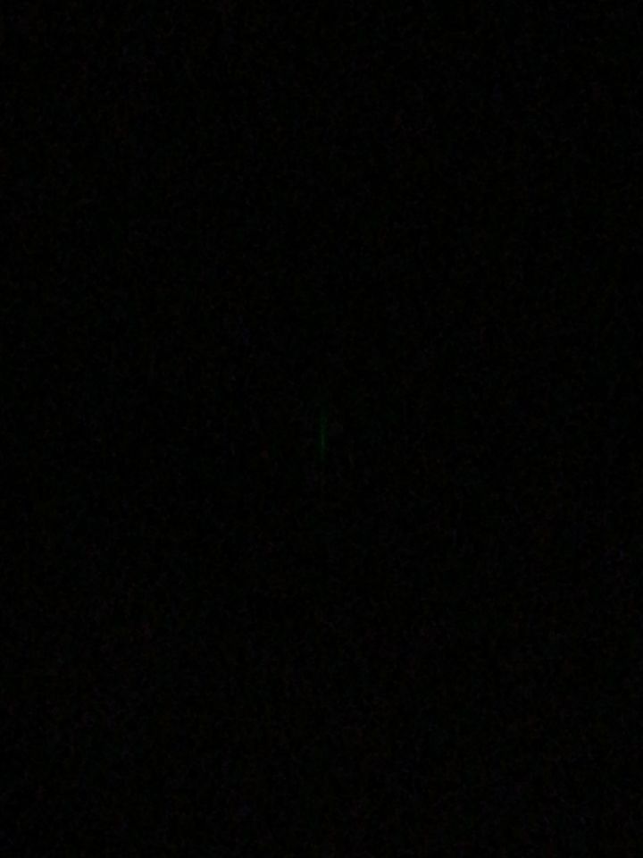 Groene lichtstreep die groter en kleiner werd 10 minuten lang foto