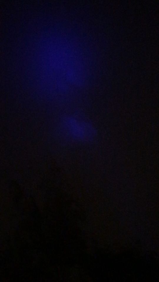 Blauw licht dat bewoog foto